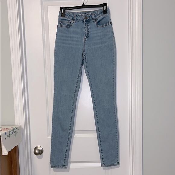 Victoria's Secret High Rise Skinny Jeans - Picture 1 of 8